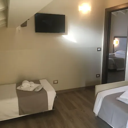 Rosa 4*
