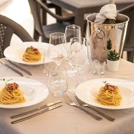 Hotel Rosa 4*