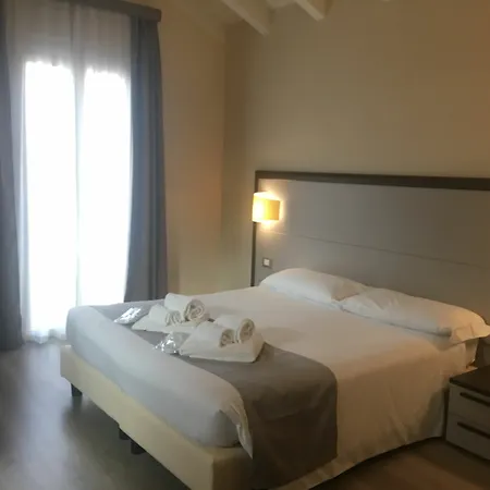 Rosa 4*