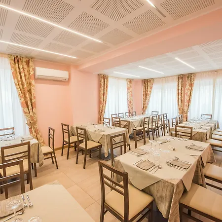 Hotel Rosa 4*